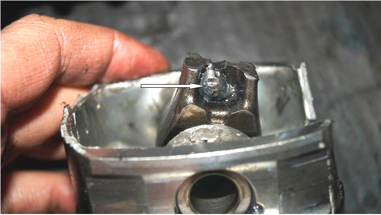 Фото 30. Наплавления металла круглой формы с цветами побежалости (перегрева) и фрагментарным смятием металла