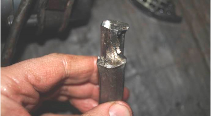 Фото 34. Место разрушения шатуна