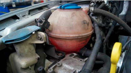 Фото 3. Уровень охл. жидкости в норме