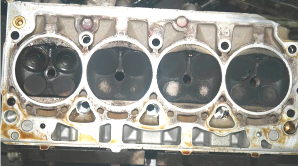 Фото 41. Камеры сгорания покрыты нагаром