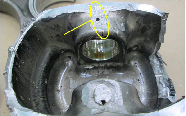 Фото № 5. Внешний вид разрушенного поршня