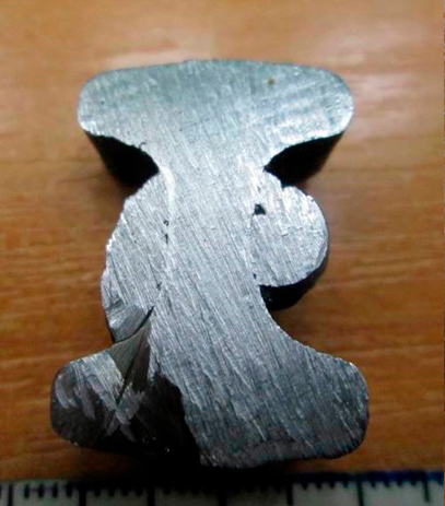 Фото № 10 Отрезанный фрагмент исследуемого стержня шатуна