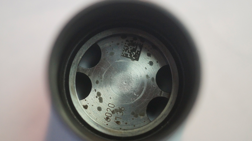 Фото 18. Внутри толкателя имеются очаги коррозии