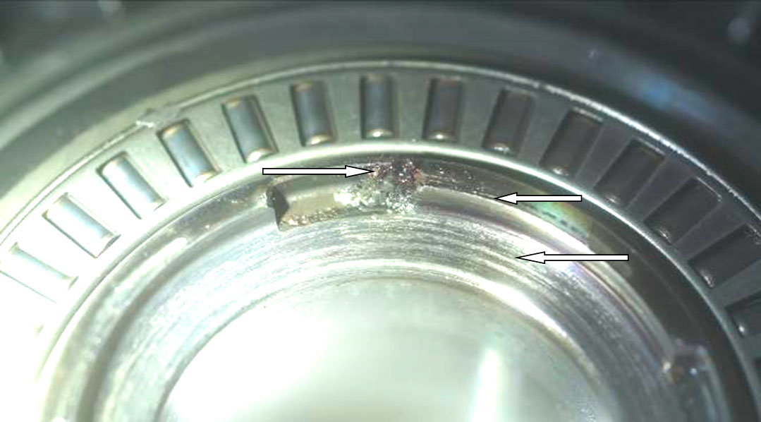 Фото 19. Закопченное, запёкшееся вещество, износ и наклёп металла