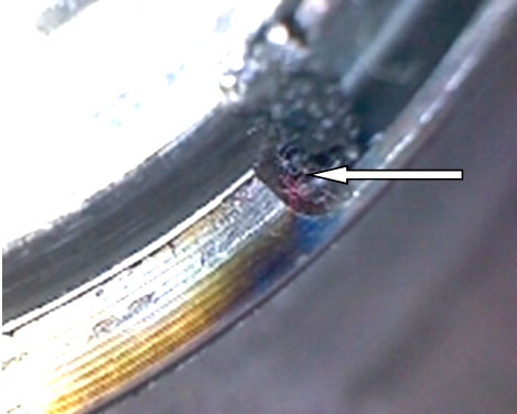 Фото 24. Запёкшиеся вещество красного цвета (вид через микроскоп – увеличение в 10 раз)