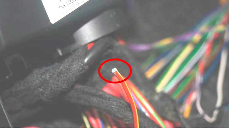 Фото 22. В месте разрыва жила электропровода окислена (зелёного цвета).