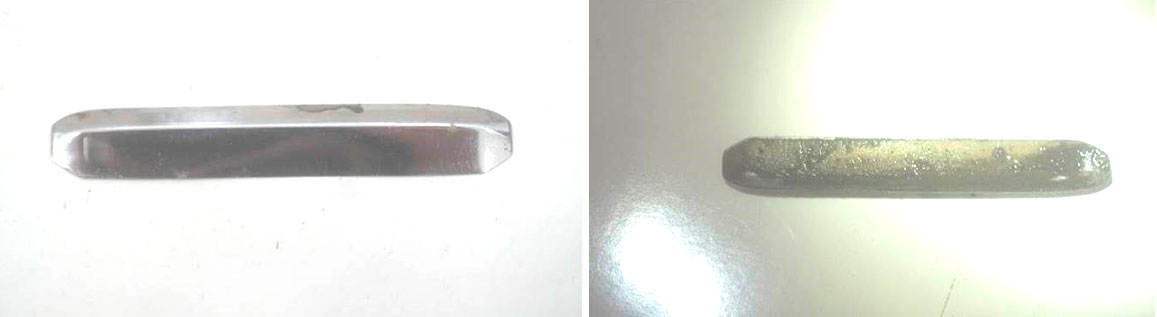 Фото 33, 34. Демонтированная вставка решетки радиатора и грязь внутри неё.