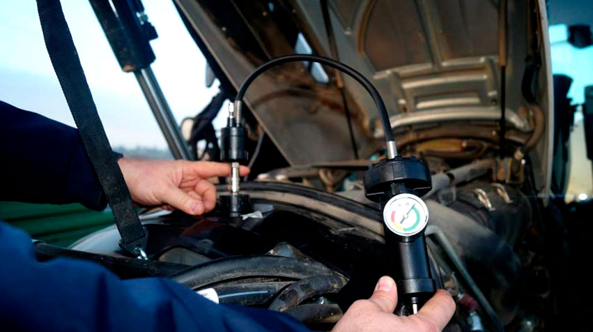 Фото 36. Подача давления в систему охлаждения двигателя.