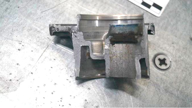 Фото 13. Фрагменты от разрезанного насоса.