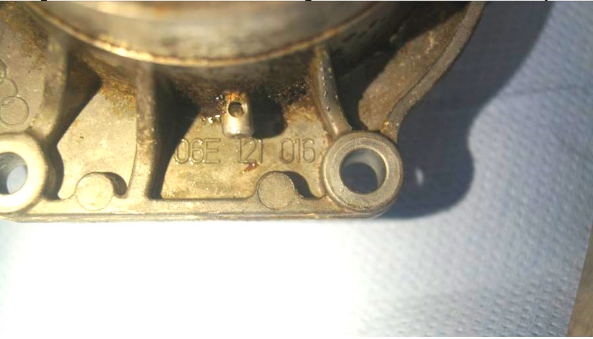 Фото 5. Каталожный номер насоса 06Е 121 016.