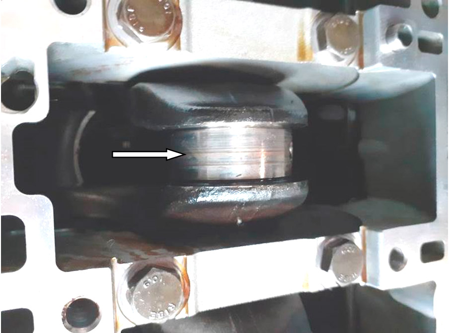 Фото 20. Шатунная шейка коленчатого вала 3-го цилиндра имеет значительный износ.