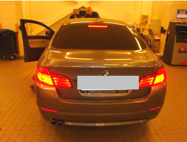 Фото 2. Вид а/м сзади.