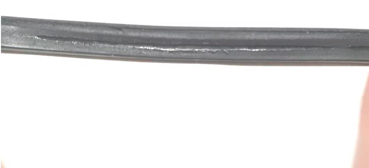 Фото 11. Трещины и складки резиновой прокладки