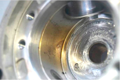 Фото 37. Жёлто-золотой цвет корпуса ТНВД.