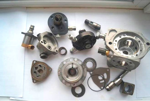 Фото 4. Детали разобранного насоса.