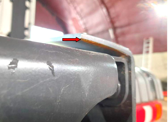 Фото 36. Коррозия в задних торцевых частях правого продольного лонжерона