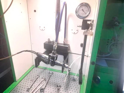 Фото 7. Топливная форсунка установлена на стенд