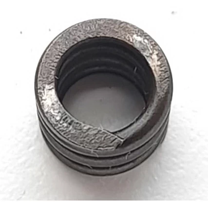 Фото 18. След контактного взаимодействия на верхней части витка пружины