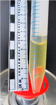 Фото 4. Внешний вид образца моторного масла «Titex» SAE 5W-30 (вид сверху).