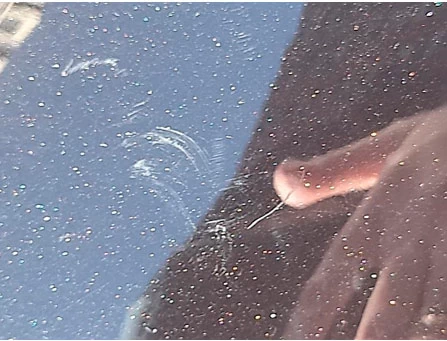 Фото 69. Характер потёртостей, царапин и рисок на левой боковине задняя часть