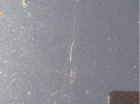 Фото 75,76. Мелкие риски и царапины на заднем стекле