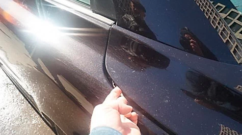 Фото 87. Крышка багажника установлена с перекосом в своём проёме