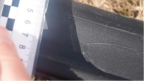 Фото 109. Потёртости и царапины на облицовке водоотводного короба