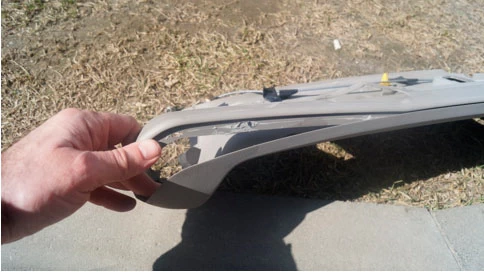 Фото 112. Разрушение с разрывом материала передней верхней части панели салона