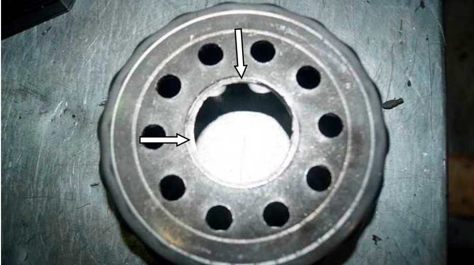 Фото 13. Круговые царапины и задиры