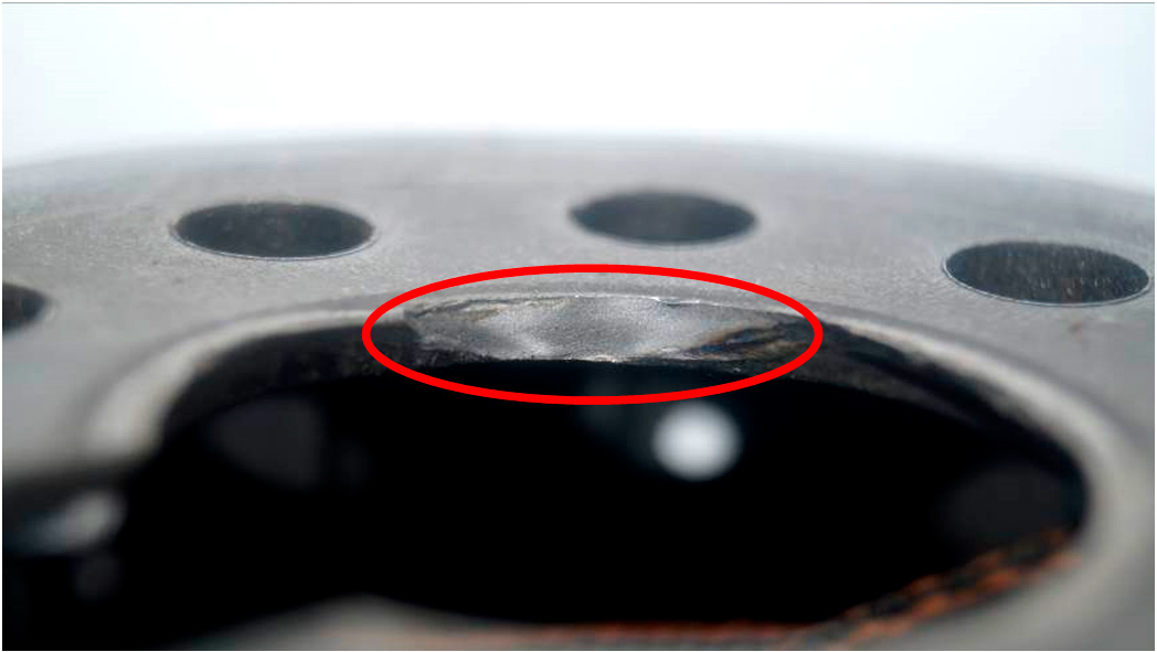 Фото 14. Локальный отрыв металла