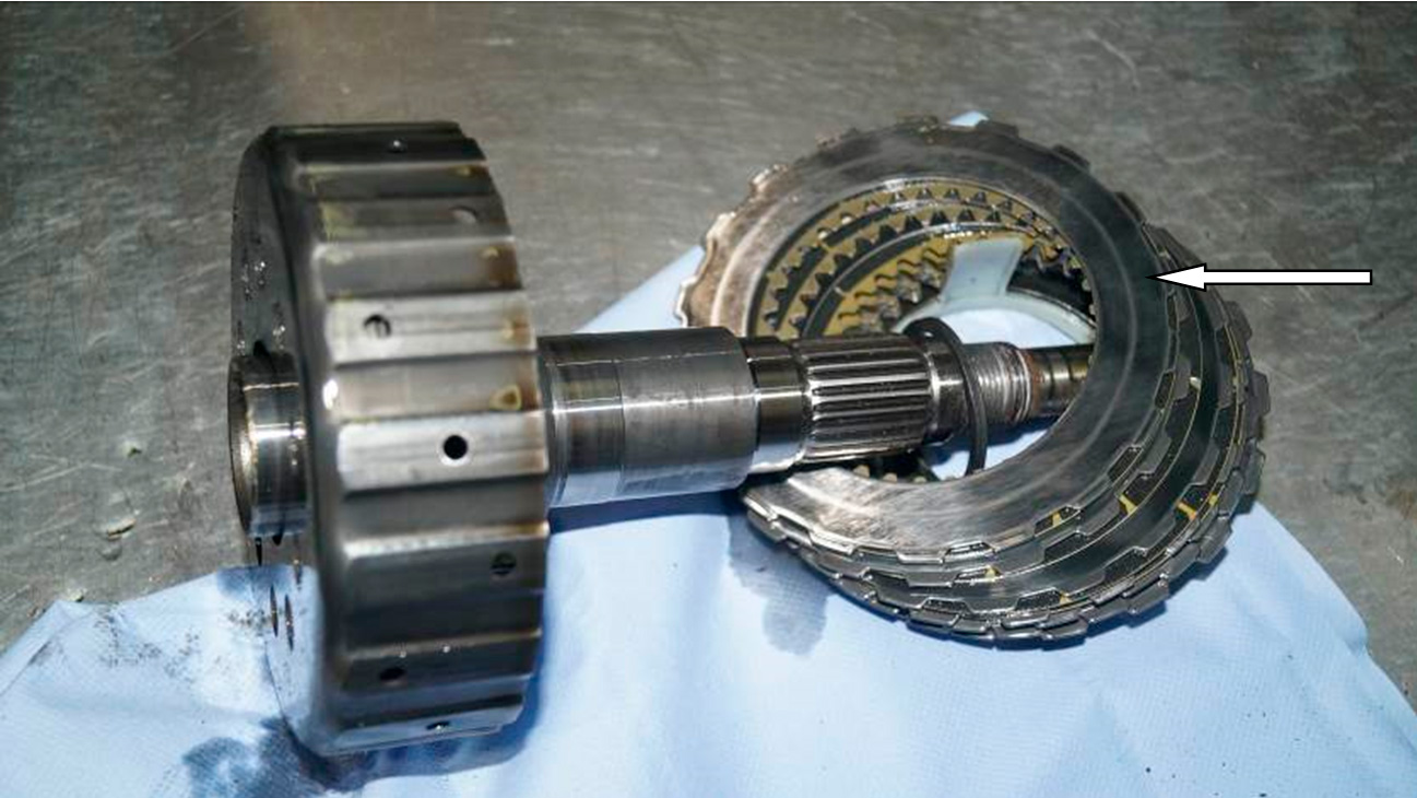 Фото 17. Диски муфты включения заднего привода не имеют следов перегрева и значительного износа