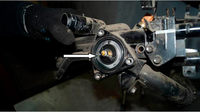 Фото 39.   Клапан термостата