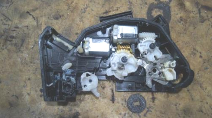 Сгорел замок в двери автомобиля SKODA SUPERB